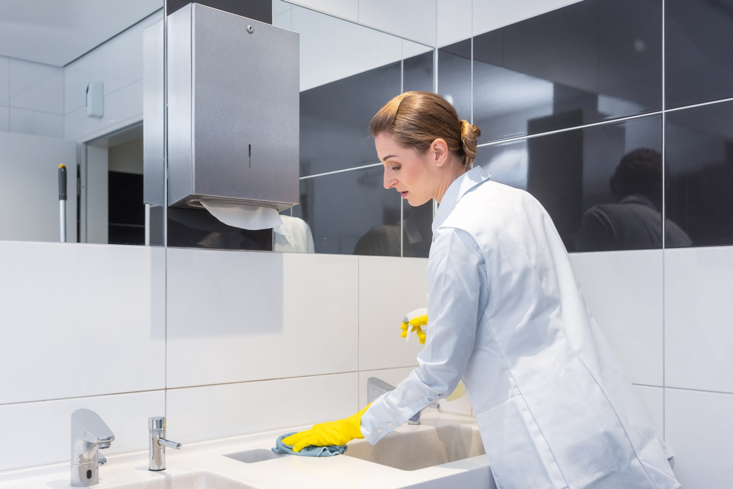 Restroom Deep Cleaning